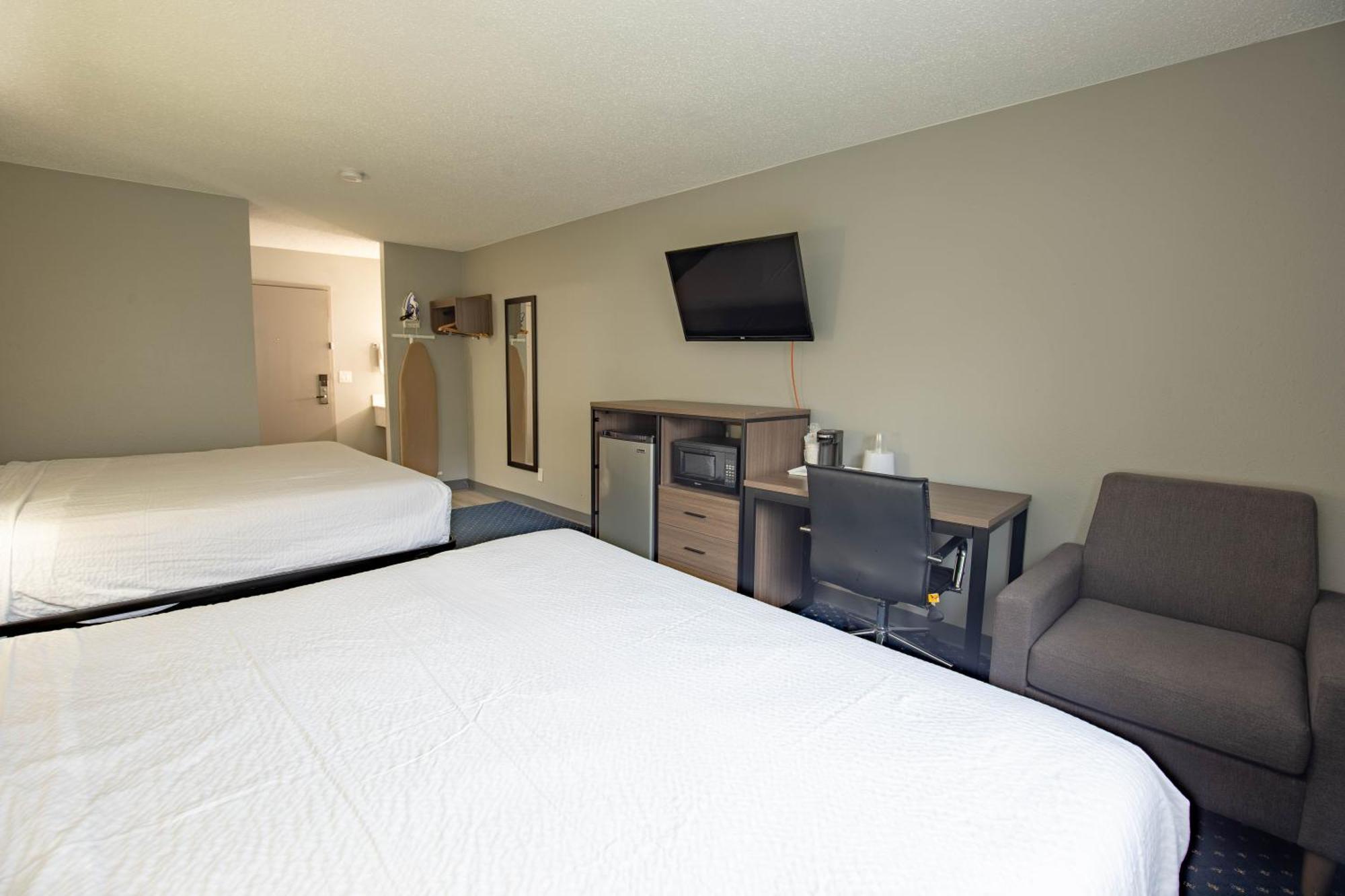 Super 8 By Wyndham Rockford I-90 Casino District Hotel Buitenkant foto