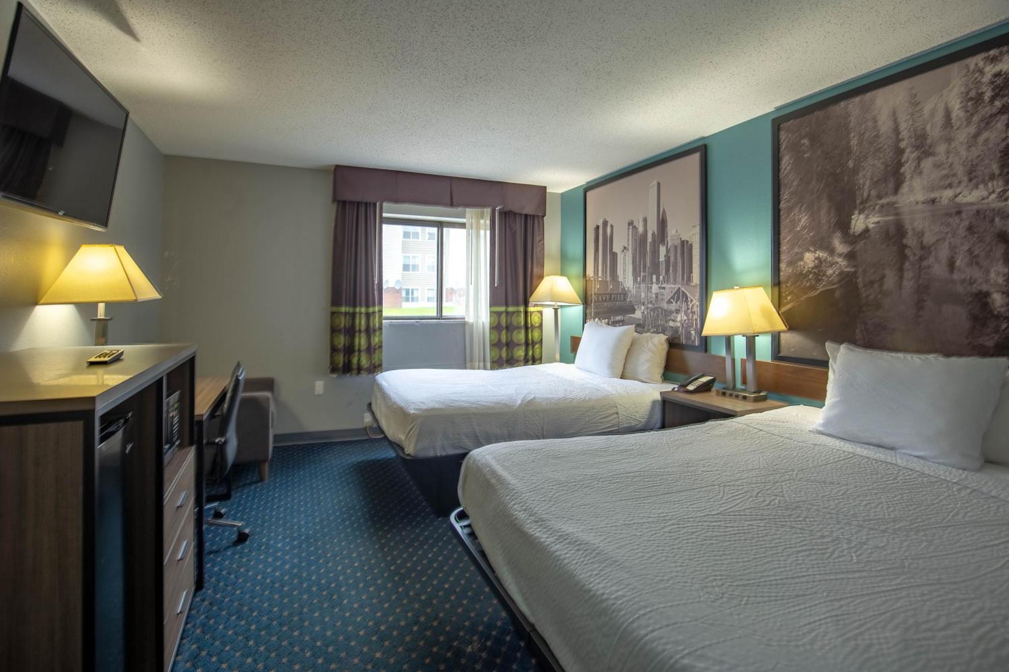 Super 8 By Wyndham Rockford I-90 Casino District Hotel Buitenkant foto