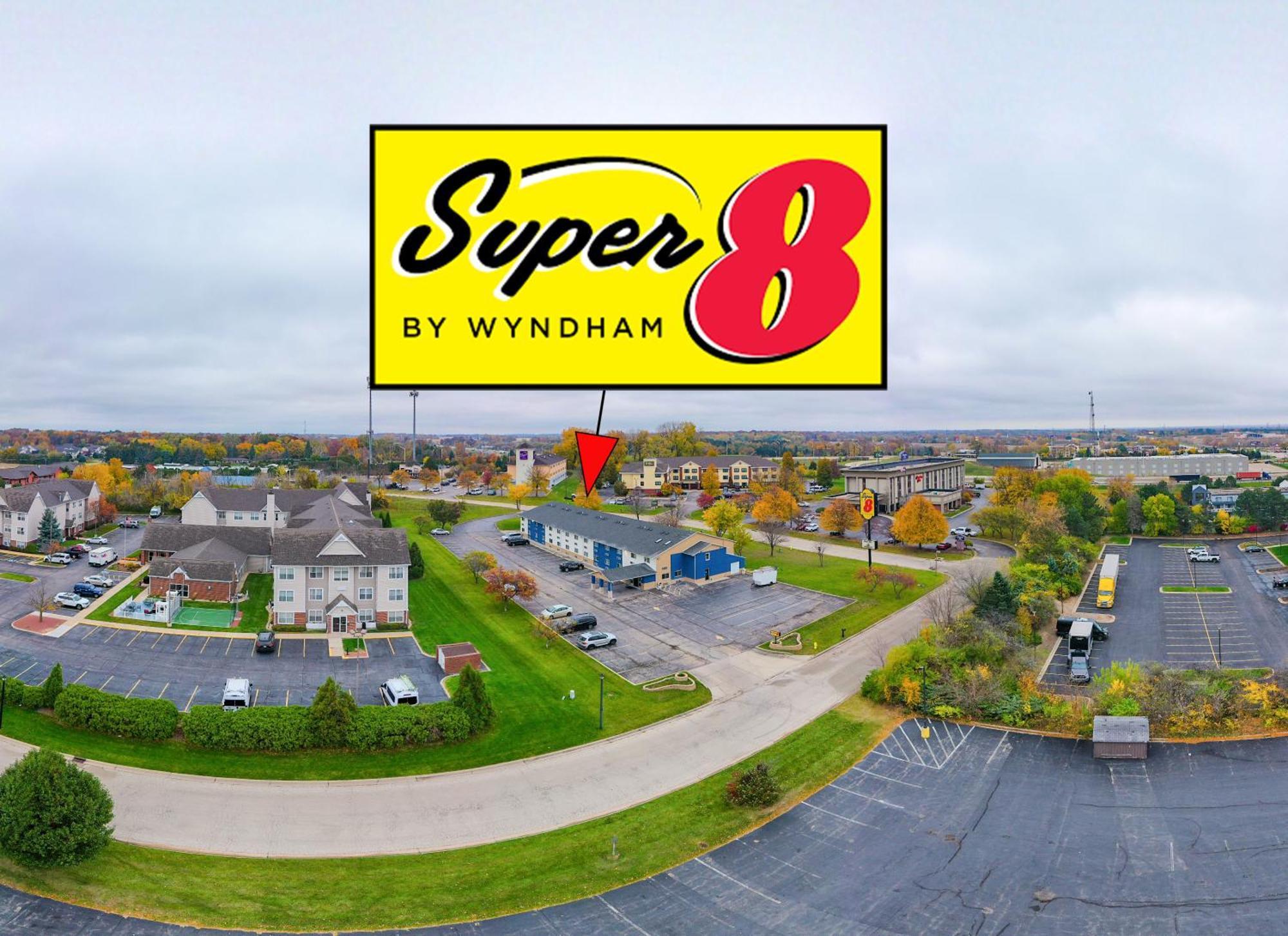 Super 8 By Wyndham Rockford I-90 Casino District Hotel Buitenkant foto